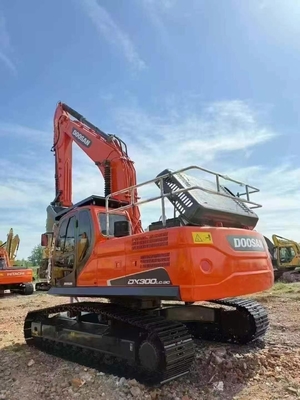Αρχικό εισαγόμενο κορεάτικο εκσκαφέα Doosan DX300LC, 30 τόνων βάρος λειτουργίας, κάδος 0,64-1,75m³, ισχύς 151kW